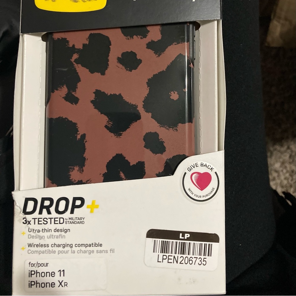 OtterBox Apple iPhone 11/XR Symmetry Series Case - Spot On - Open Box